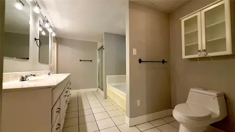 Bath - 313 Elm Dr, Terrell, TX 75160 photo 1 of 3