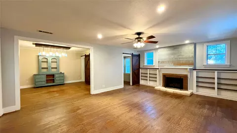 Living - 313 Elm Dr, Terrell, TX 75160 photo 2 of 6