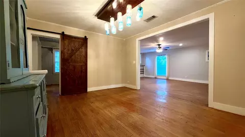 Living - 313 Elm Dr, Terrell, TX 75160 photo 5 of 6