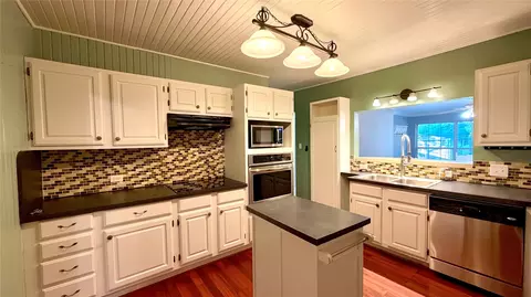 Kitchen - 313 Elm Dr, Terrell, TX 75160 photo 3 of 3