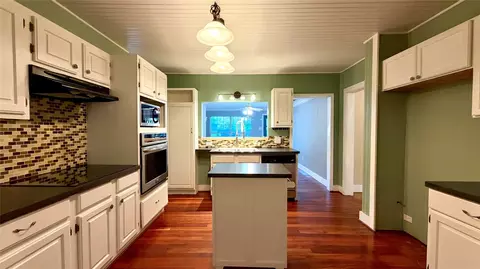 Kitchen - 313 Elm Dr, Terrell, TX 75160 photo 2 of 3