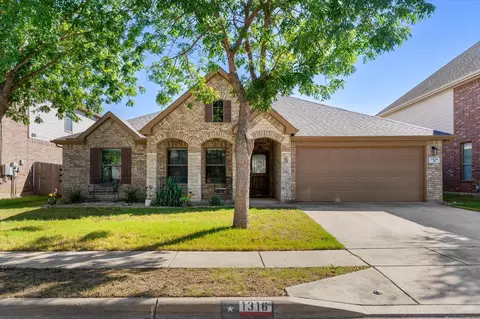 1316 Missionary Ridge Trl, Fort Worth, TX 76131