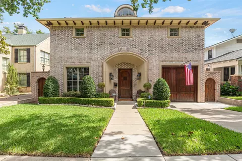 1213 Virginia Pl, Fort Worth, TX 76107