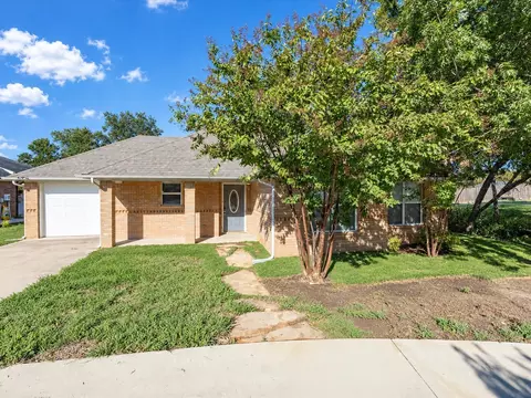 1807 13th St, Bridgeport, TX 76426