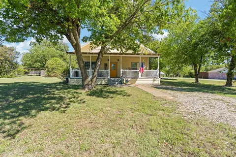 209 E Allen Ave, Godley, TX 76044