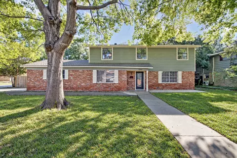1002 Hickory St, Irving, TX 75060