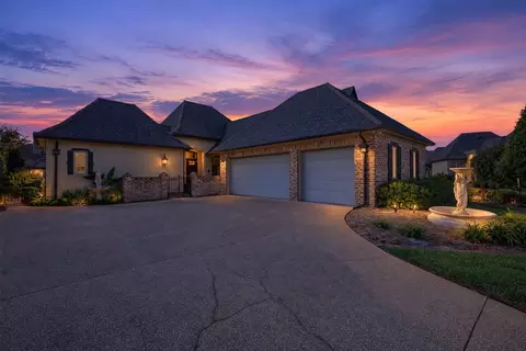 103 Calais Ct, Bossier City, LA 71111