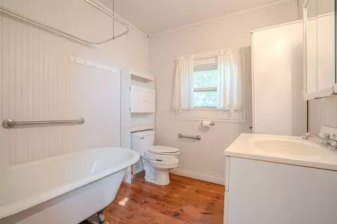 Bath - 237 N Patrick St, Dublin, TX 76446 photo 1 of 3