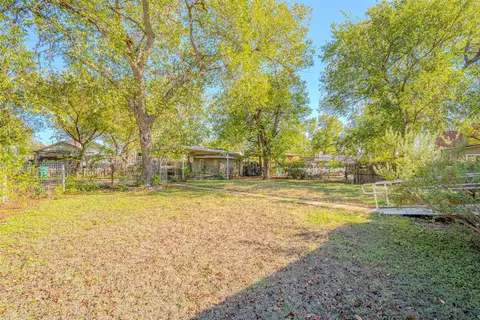 Exterior - 237 N Patrick St, Dublin, TX 76446 photo 5 of 7