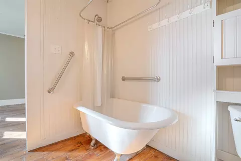 Bath - 237 N Patrick St, Dublin, TX 76446 photo 2 of 3