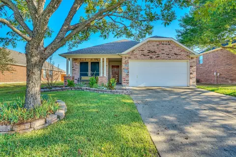 102 Running Deer Ln, Waxahachie, TX 75165