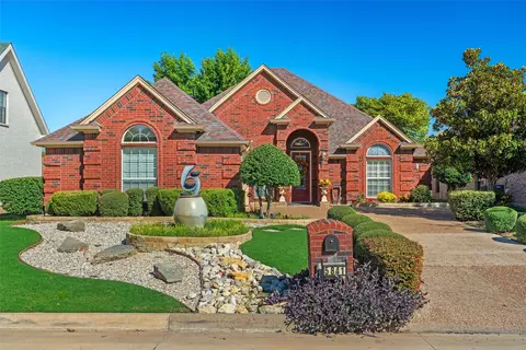5841 River Meadows Pl, Fort Worth, TX 76112