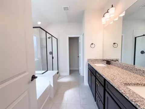 Bath - 3412 Lillian Ct, Celina, TX 75009 photo 1 of 3