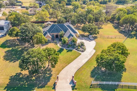 225 Sherry Ln, Burleson, TX 76028