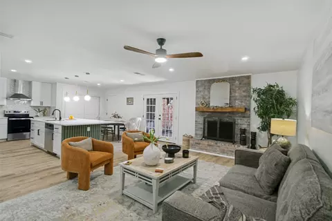 2704 Parkhaven Dr, Plano, TX 75075