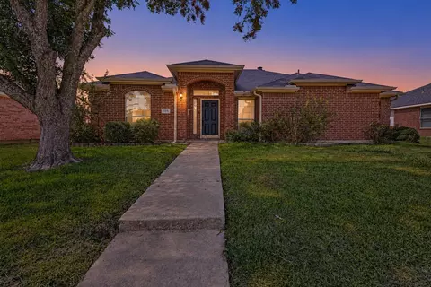 109 N Rolling Meadows Dr, Wylie, TX 75098