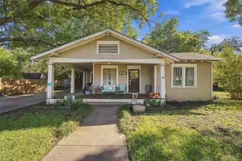 304 E Mcfarland St, Grandview, TX 76050