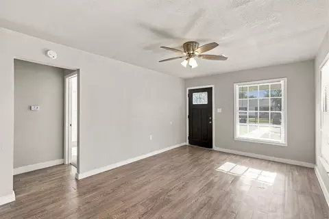 Living - 3301 N 23rd St, Waco, TX 76708 photo 1 of 2