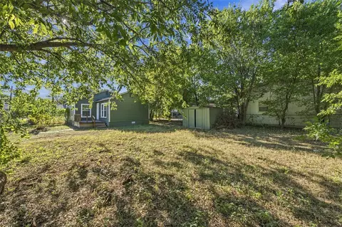 Exterior - 3301 N 23rd St, Waco, TX 76708 photo 3 of 4