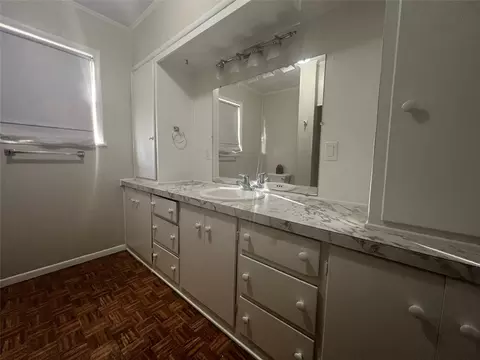 Bath - 105 Davidson Dr, Terrell, TX 75160 photo 1 of 3