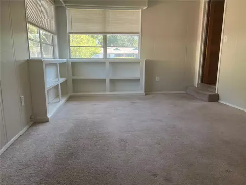 Living - 105 Davidson Dr, Terrell, TX 75160 photo 2 of 7