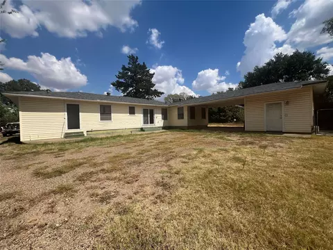 Exterior - 105 Davidson Dr, Terrell, TX 75160 photo 3 of 6