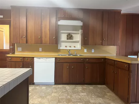 Kitchen - 105 Davidson Dr, Terrell, TX 75160 photo 4 of 4