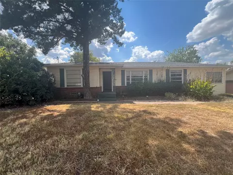Exterior - 105 Davidson Dr, Terrell, TX 75160 photo 5 of 6