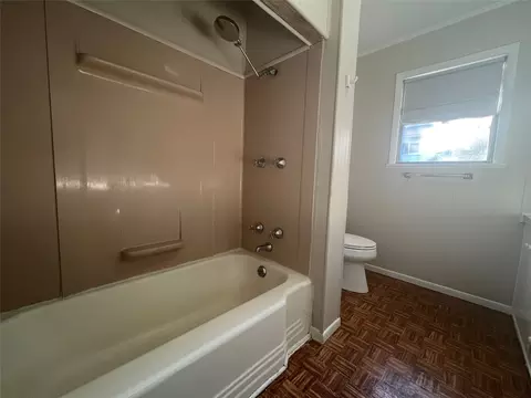 Bath - 105 Davidson Dr, Terrell, TX 75160 photo 2 of 3