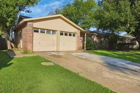 4912 Sandalwood Ln, Arlington, TX 76017