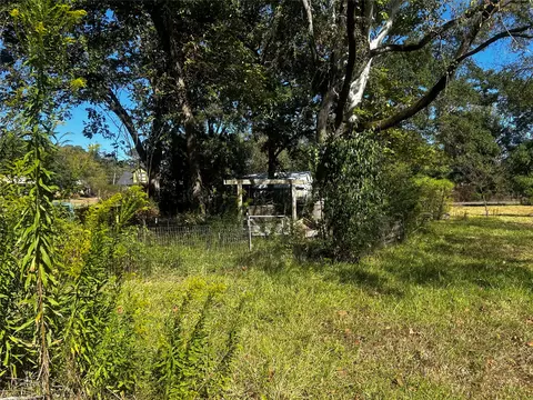Exterior - 501 E Carolina Ave, Plain Dealing, LA 71064 photo 4 of 5