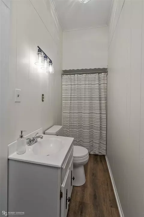 Bath - 422 Webb Ct, Minden, LA 71055 photo 3 of 3