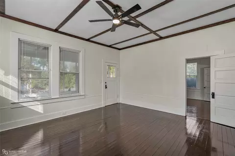 Living - 422 Webb Ct, Minden, LA 71055 photo 6 of 7