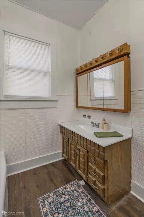 Bath - 422 Webb Ct, Minden, LA 71055 photo 2 of 3
