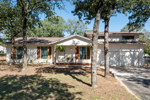 5775 Woodvine Ct, Fort Worth, TX 76140