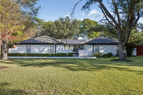 18 Legend Rd, Benbrook, TX 76132