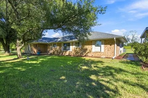 Exterior - 421 S Oak St, Ector, TX 75439 photo 2 of 8