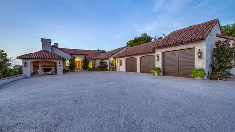 385 Lakeview Dr, Denison, TX 75020