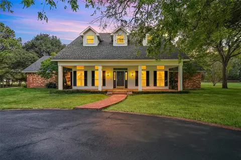 Exterior - 142 Stillwater Rd, Waco, TX 76708 photo 2 of 7