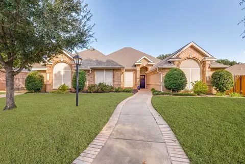 1500 Forest Meadows Ct, Bedford, TX 76021