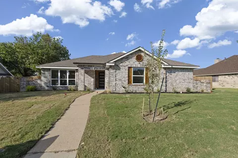 920 Worthington Dr, Desoto, TX 75115