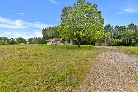 268 Tweedy Bird Ln, Whitewright, TX 75491