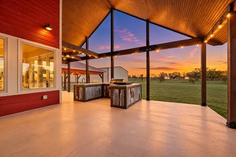 168 Hawk Ridge Rd, Decatur, TX 76234