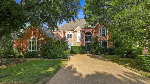 2122 Clearspring Dr N, Irving, TX 75063