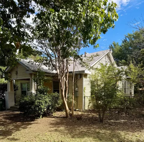 910 S Gilpin Ave, Cockrell Hill, TX 75211