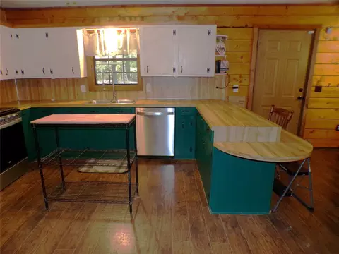 Kitchen - 175 Brown Rd, Springhill, LA 71075 photo 2 of 3