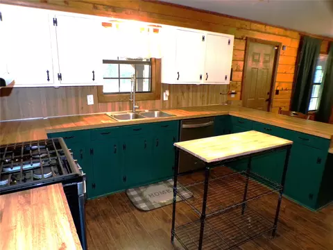 Kitchen - 175 Brown Rd, Springhill, LA 71075 photo 3 of 3