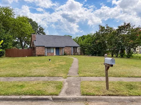 2926 Bonanza Ln, Garland, TX 75042