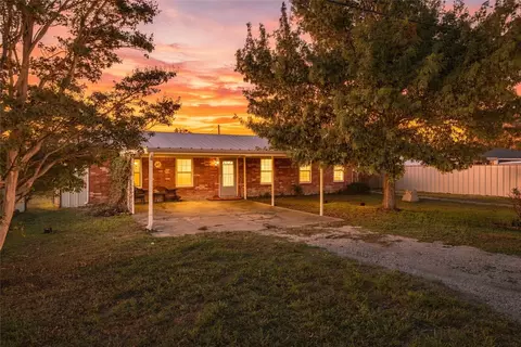 560 Green Acres Rd, Weatherford, TX 76088