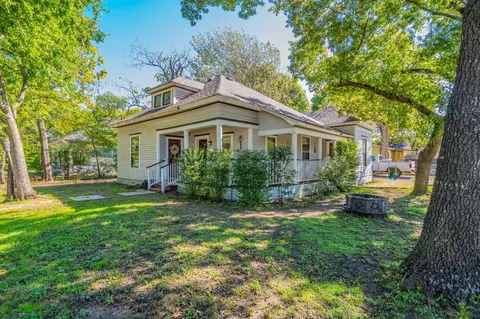 200 Williams St, Waxahachie, TX 75165